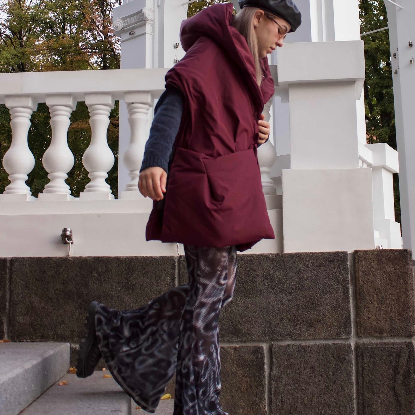 Marsala Down vest with detachable hood