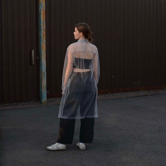 Подовжена прозора сорочка сірого кольору