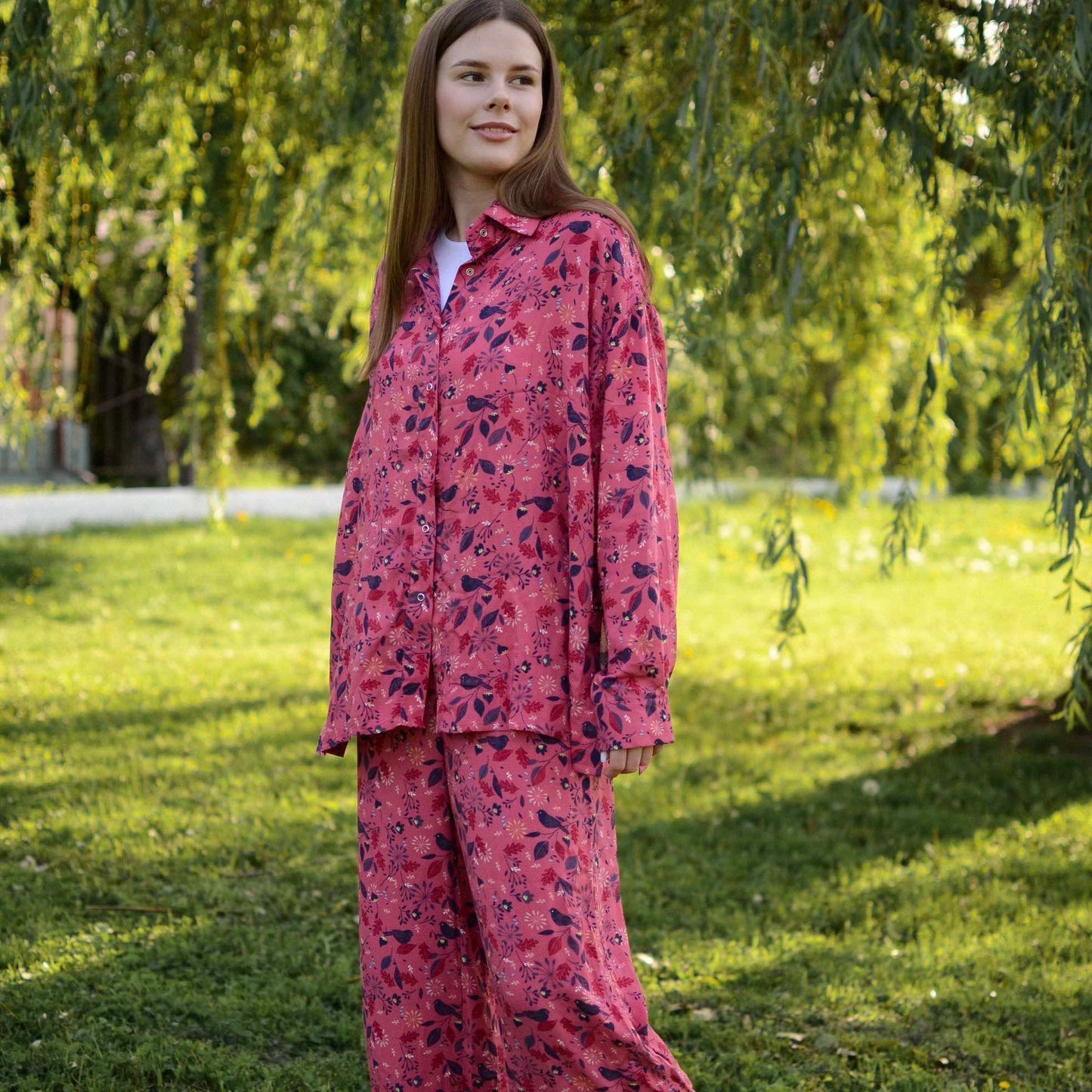 Shirt + pants with a print "Crimson birds"