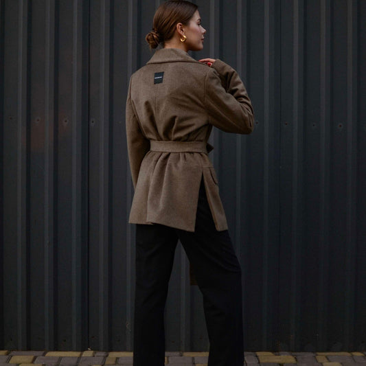 Піджак з вовни бежевого кольору