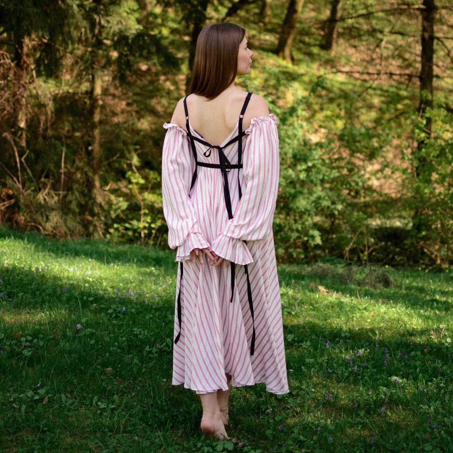Detachable striped sleeves