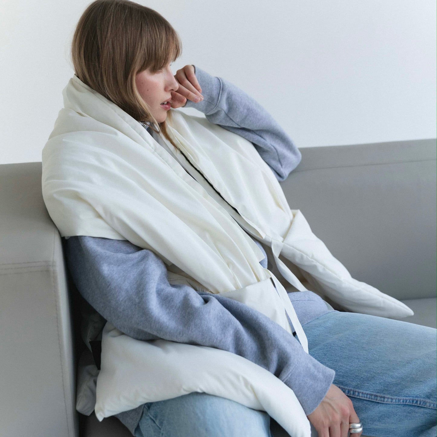 Milk Down vest with detachable hood
