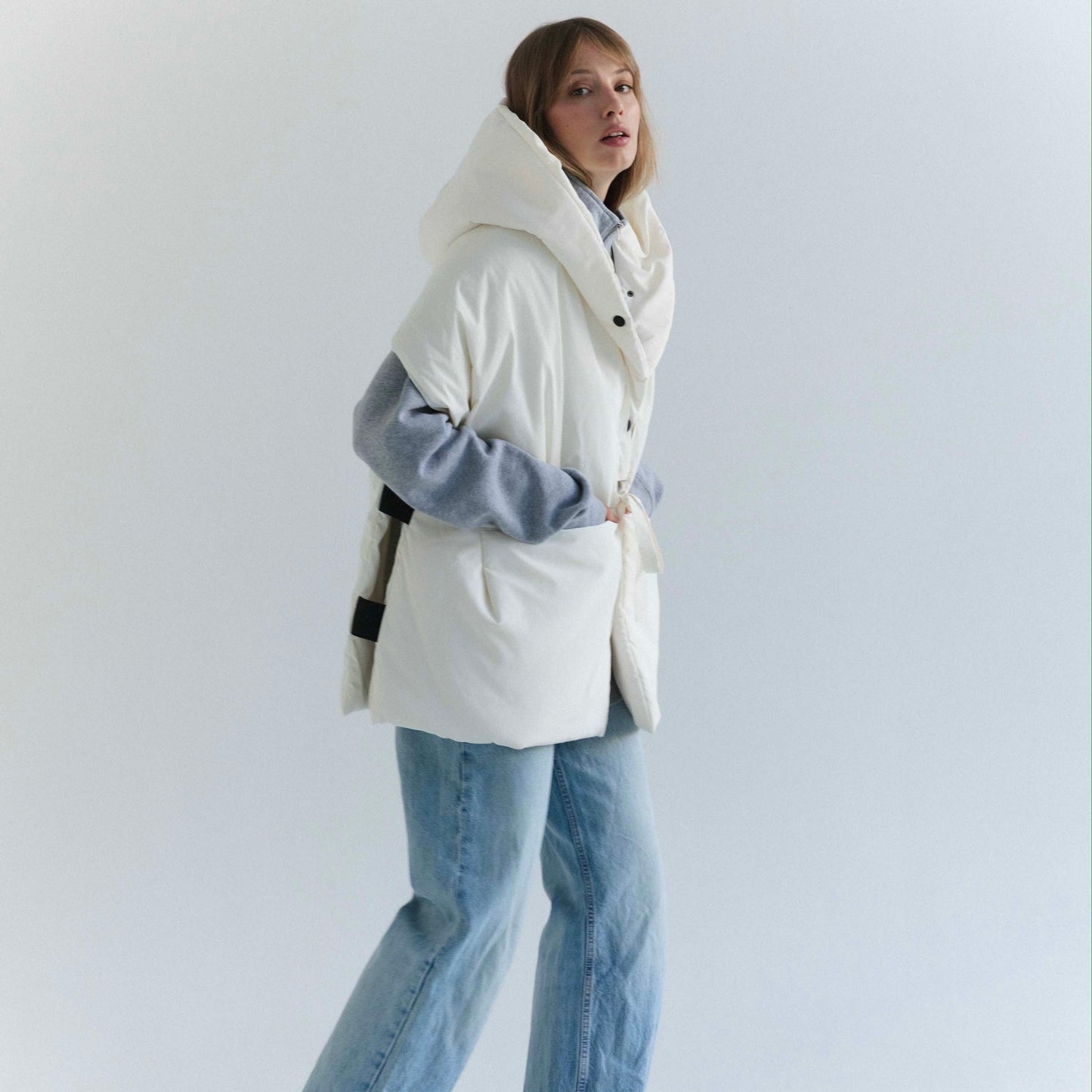 Milk Down vest with detachable hood