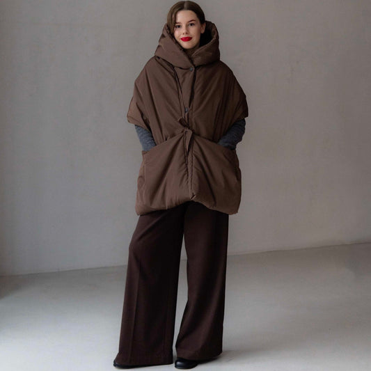Жилетка шоколадного кольору з відстібним капюшоном