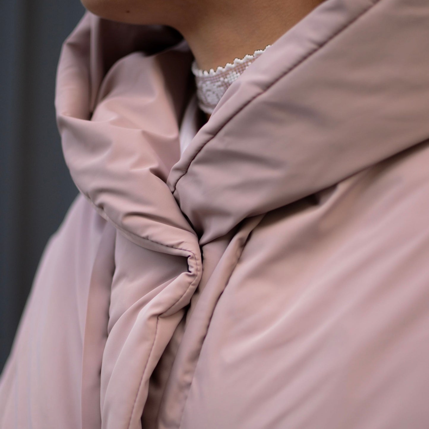 Powder Down vest with detachable hood