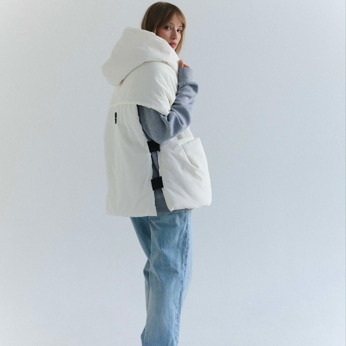 Milk Down vest with detachable hood