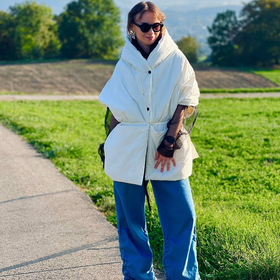 Milk Down vest with detachable hood