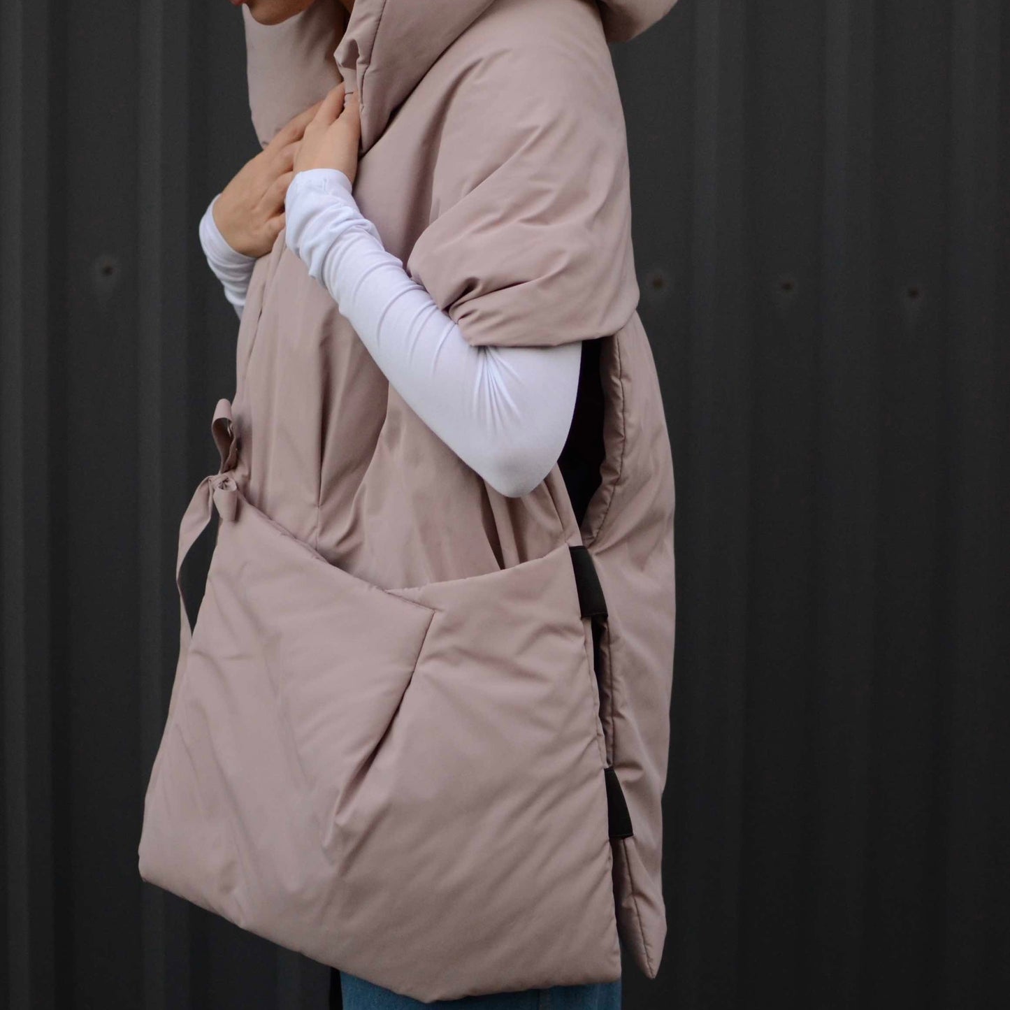 Powder Down vest with detachable hood