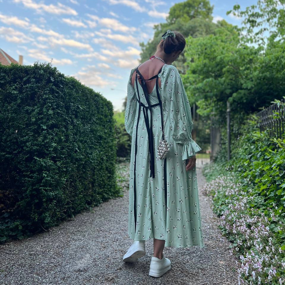 Dress mint with detachable sleeves