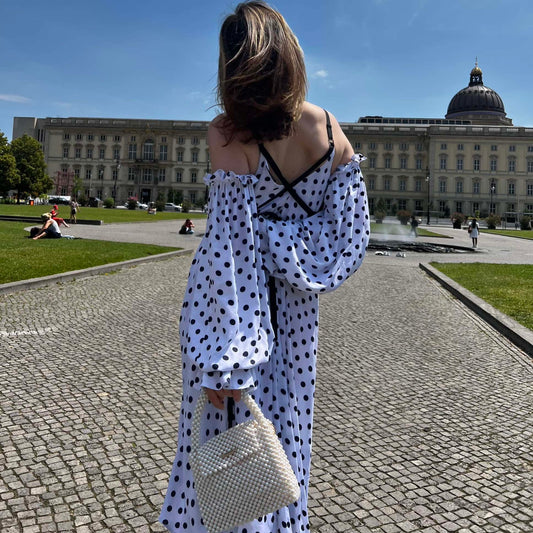 Сукня в горох біла з відстібними рукавами