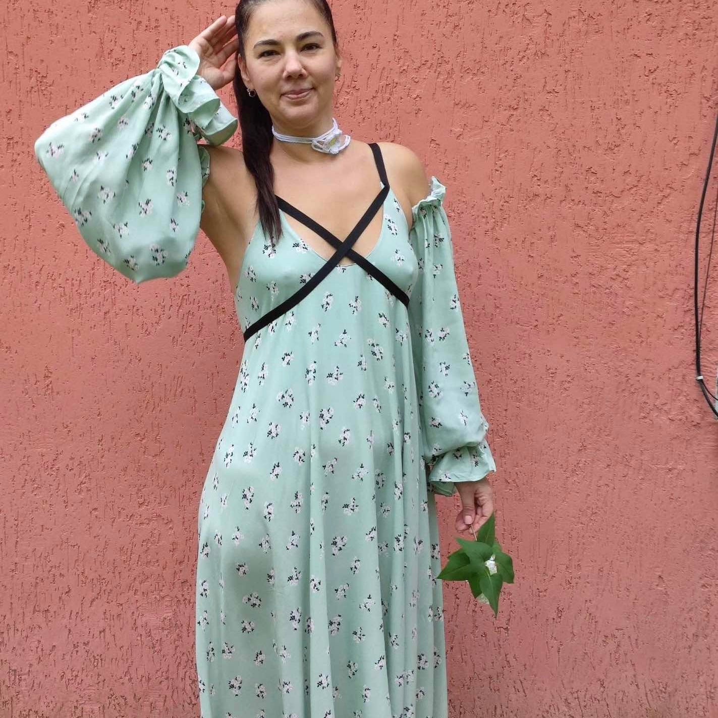 Mint detachable sleeves with floral print