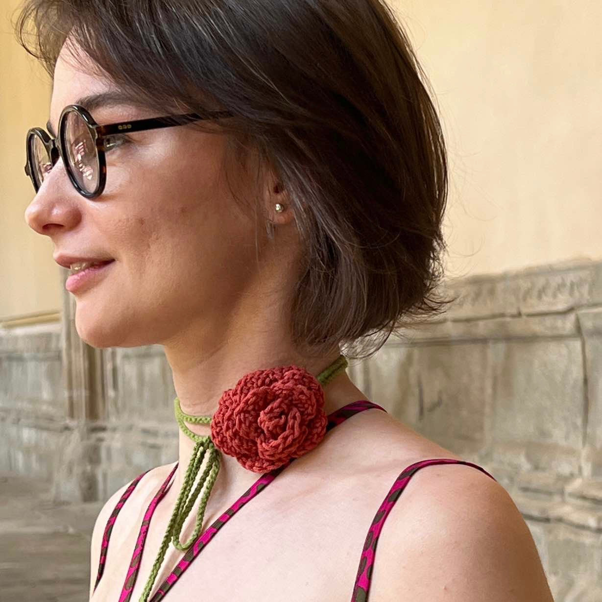 Crochet flower choker red rose