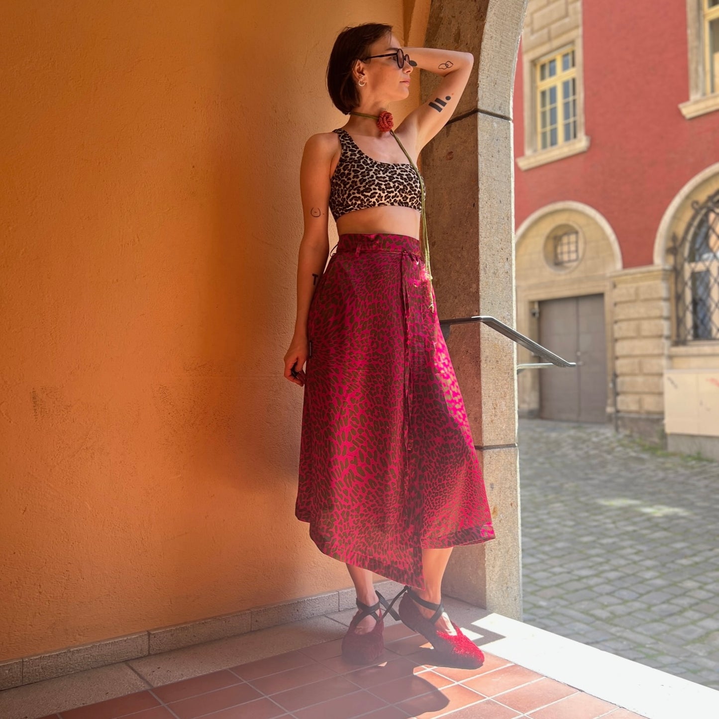 Asymmetrical skirt leopard