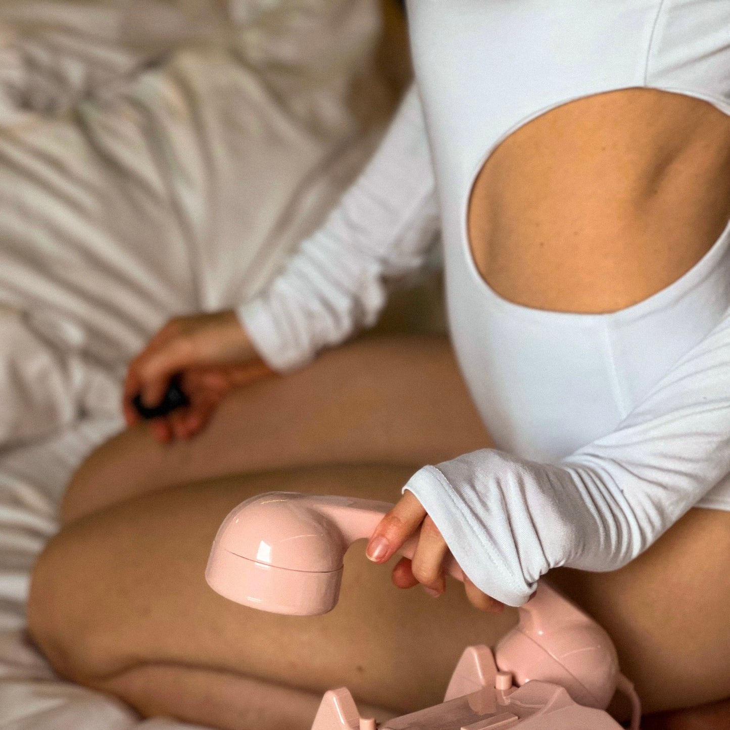 Body with asymmetric cutout