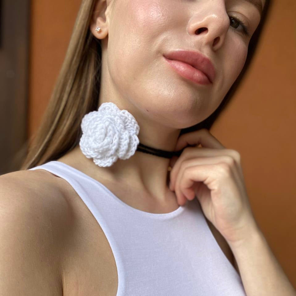 Crochet flower choker white rose