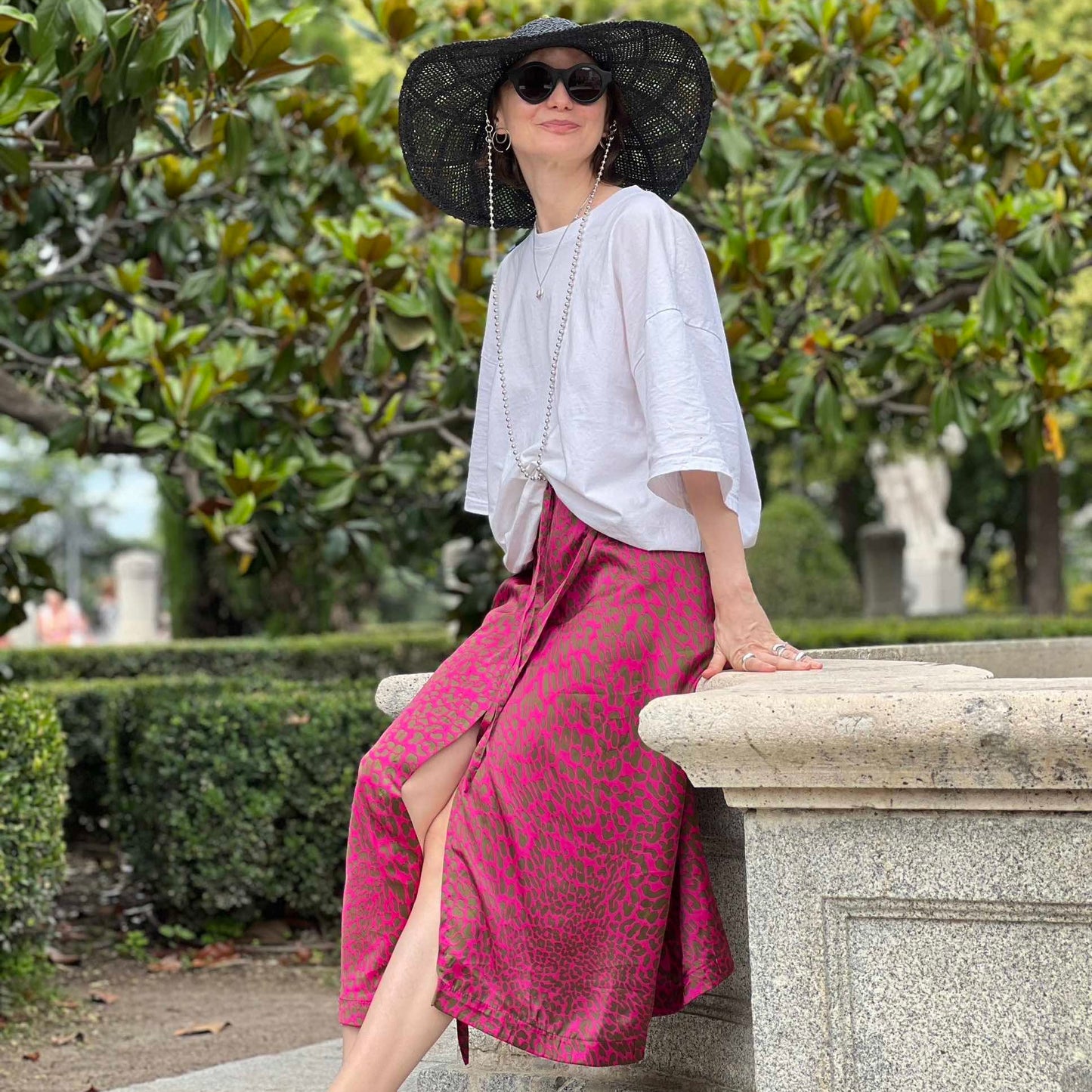 Asymmetrical skirt leopard