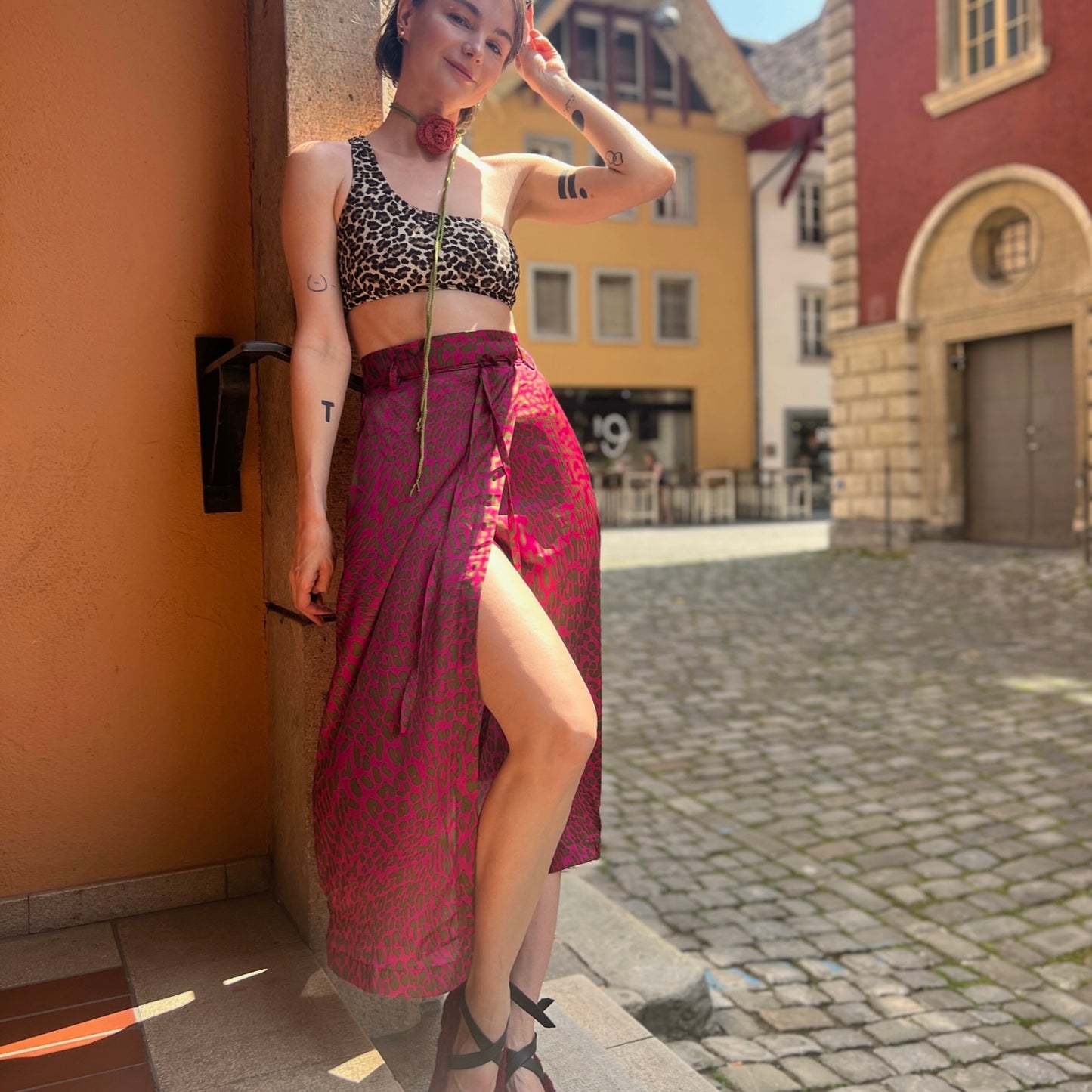 Asymmetrical skirt leopard