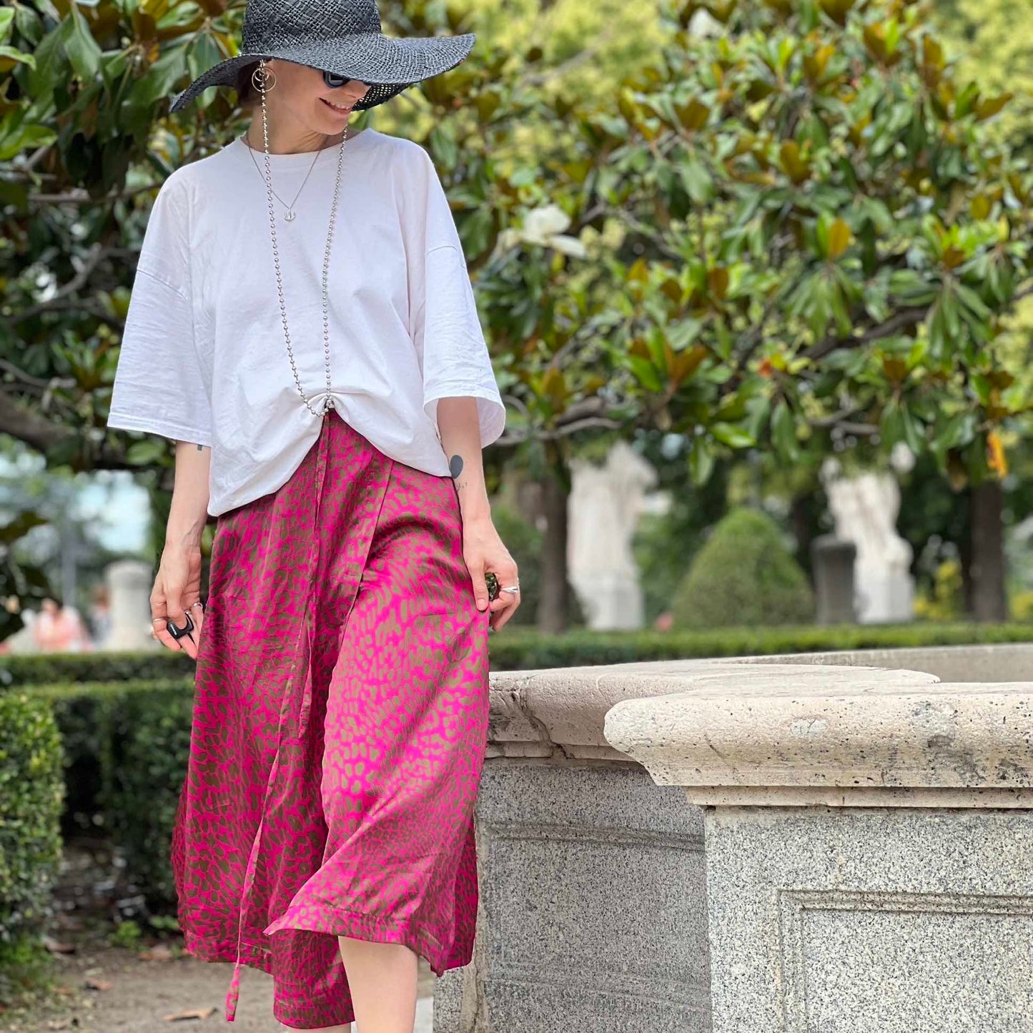 Asymmetrical skirt leopard