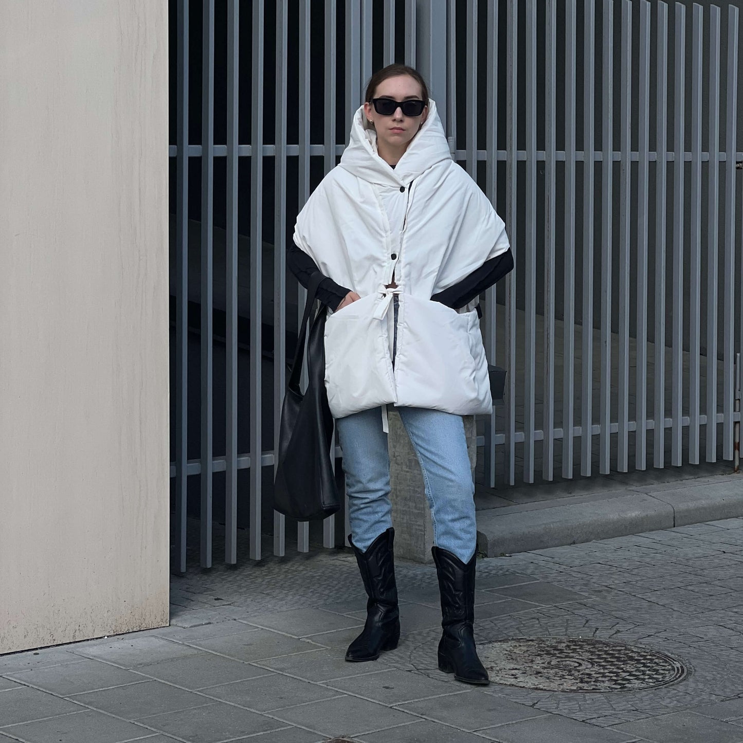 Milk Down vest with detachable hood