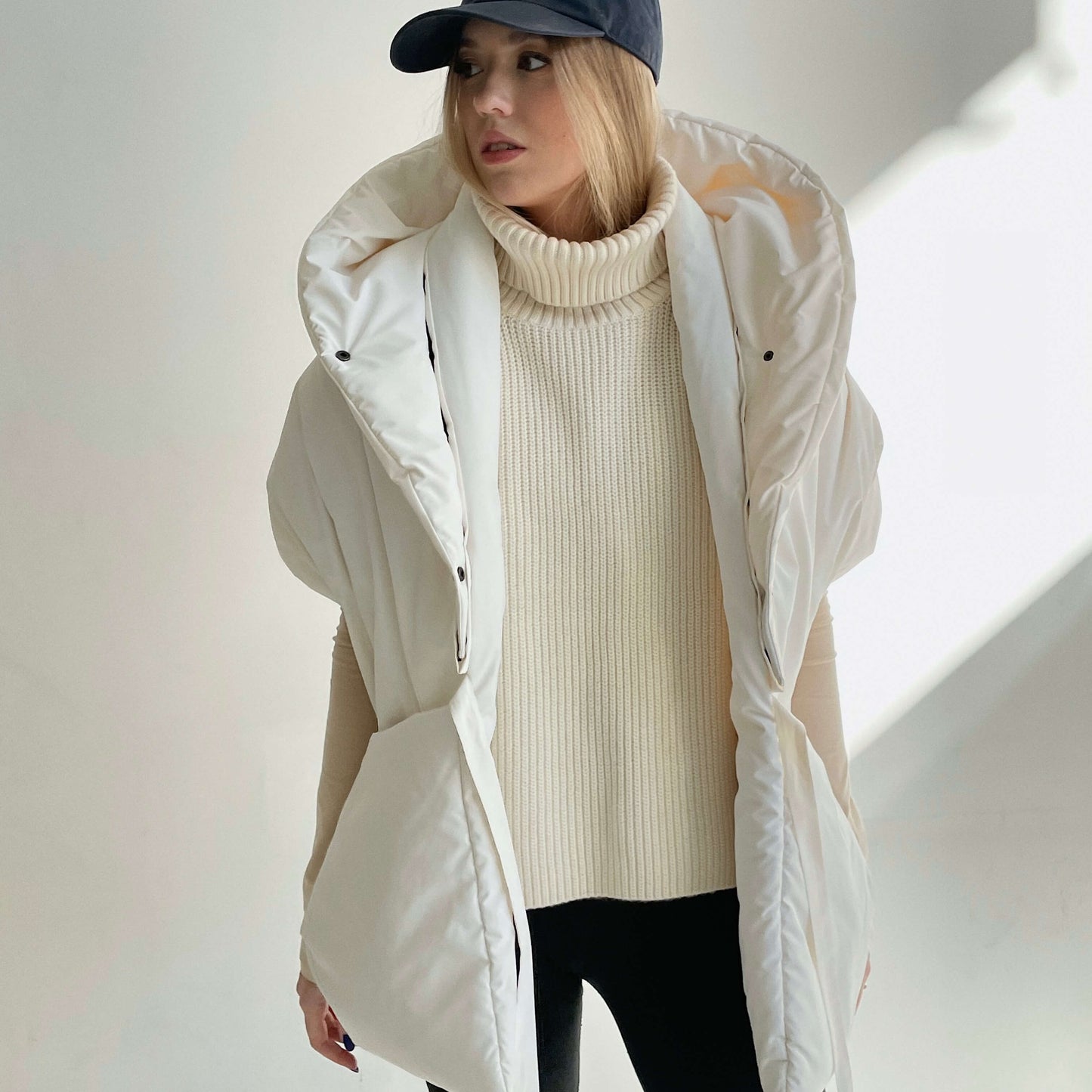 Milk Down vest with detachable hood