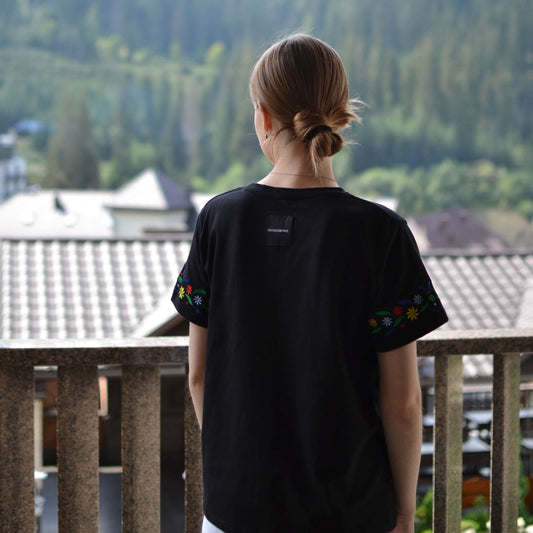 Футболка чорна "Соня"