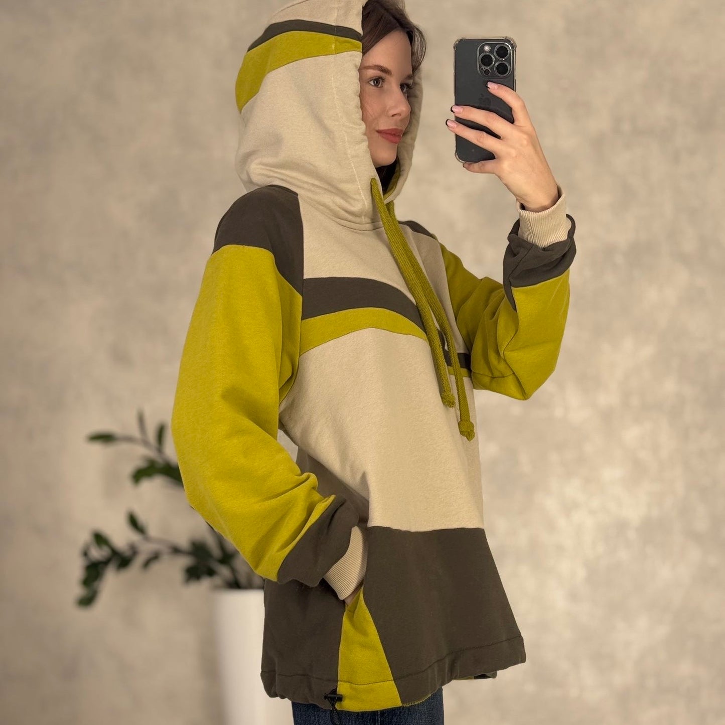 Patched upcycled Hoodie green