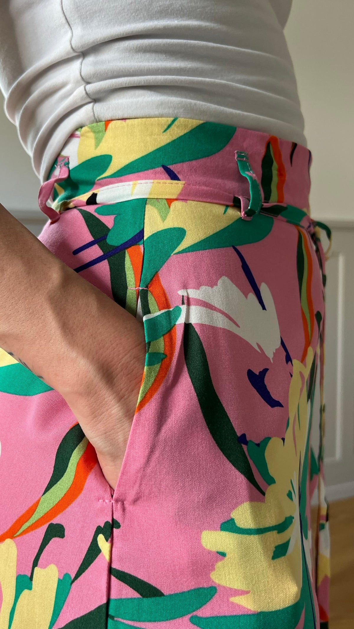 Asymmetrical skirt «Nymphaea»