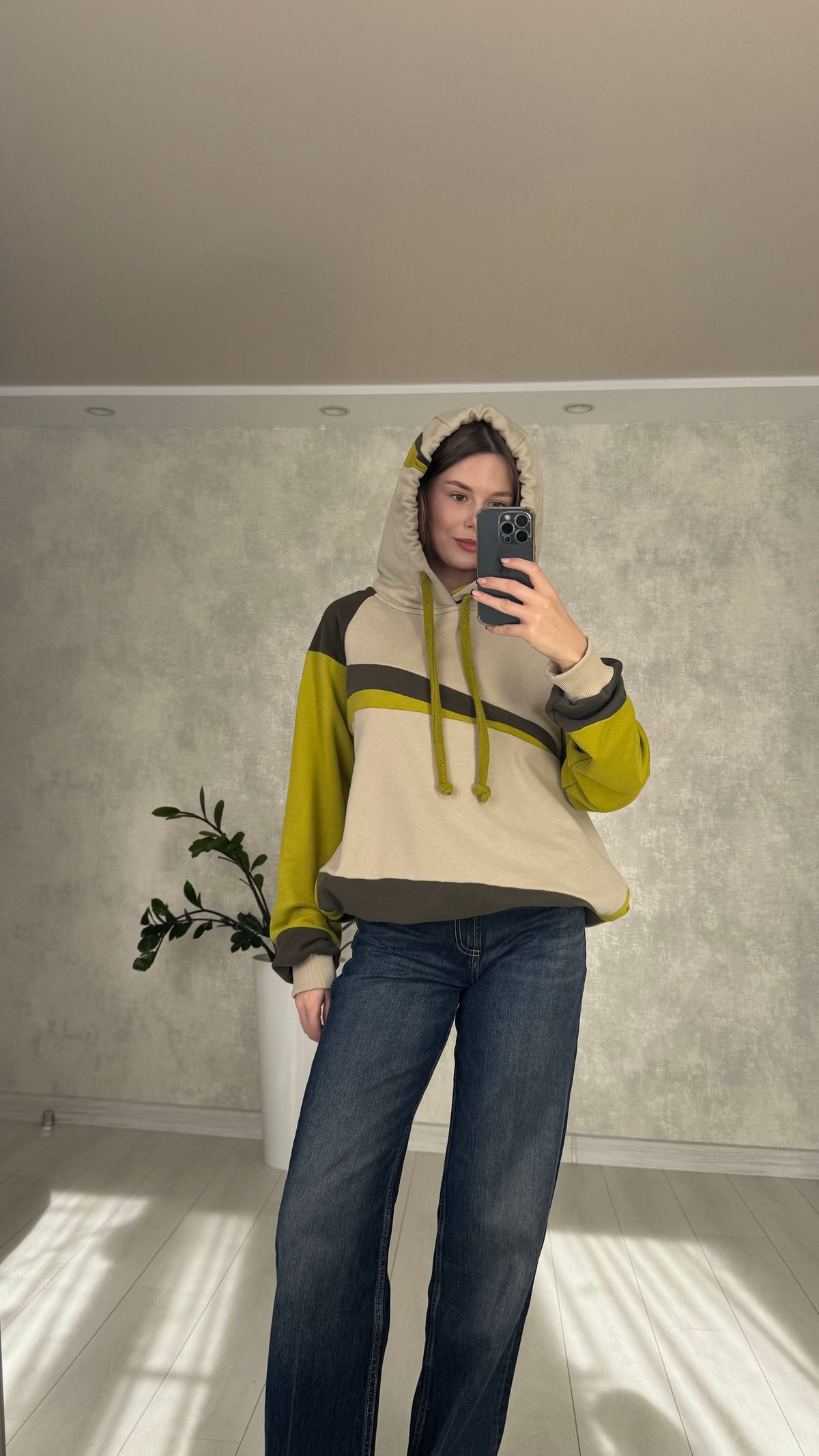Patched upcycled Hoodie green