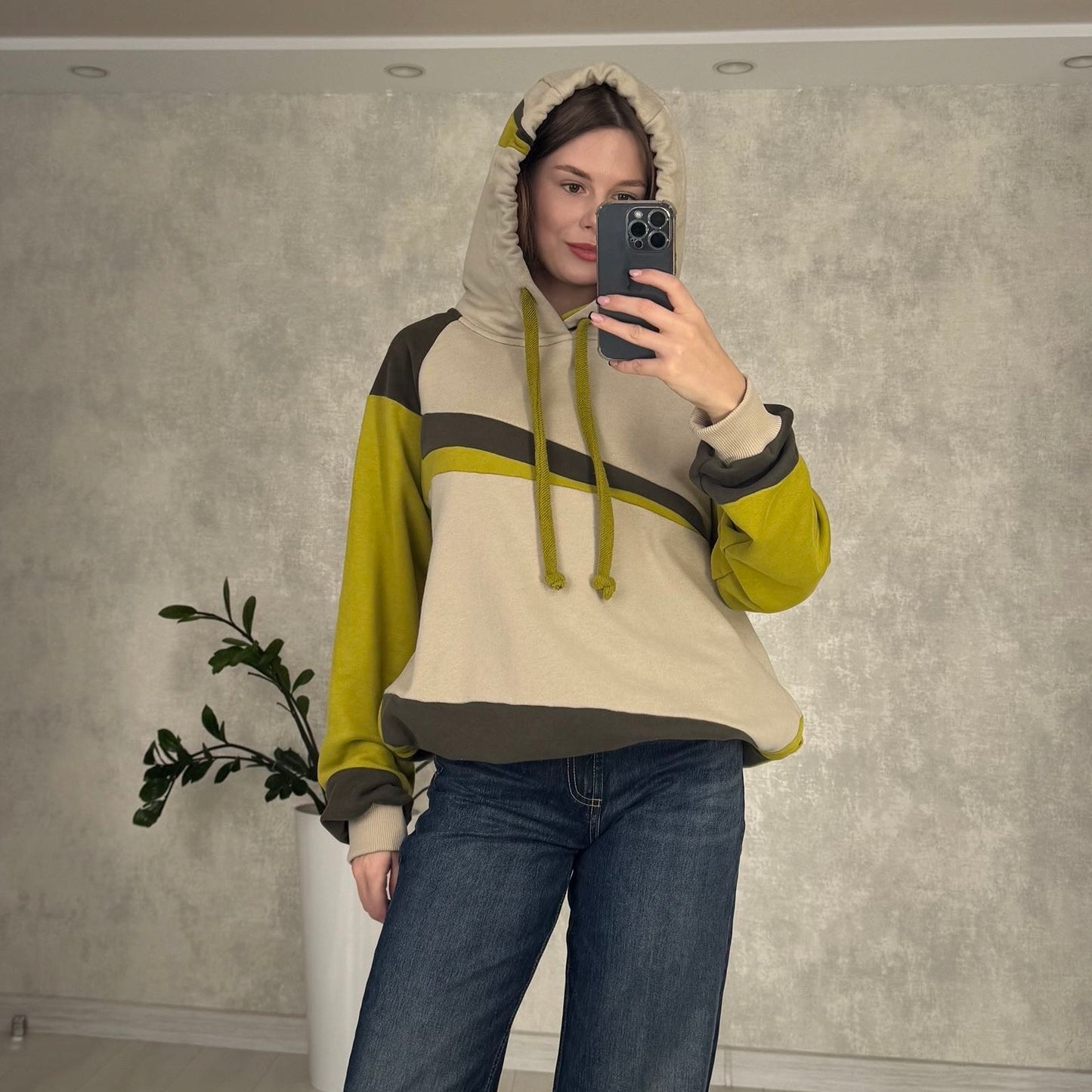 Patched upcycled Hoodie green