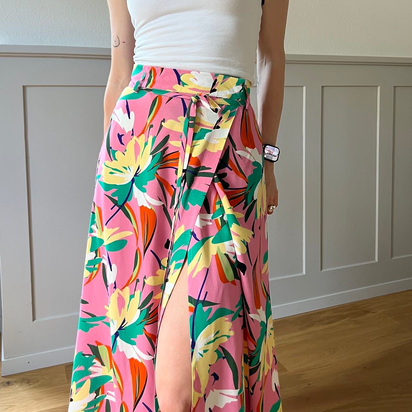 Asymmetrical skirt «Nymphaea»