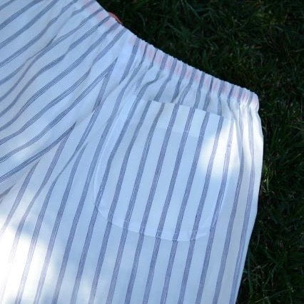 Striped shorts with color accents of your choice