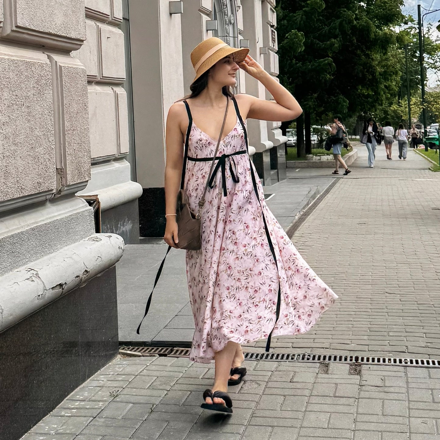 <tc>Сукня зі стрічками "Чайна троянда"</tc>