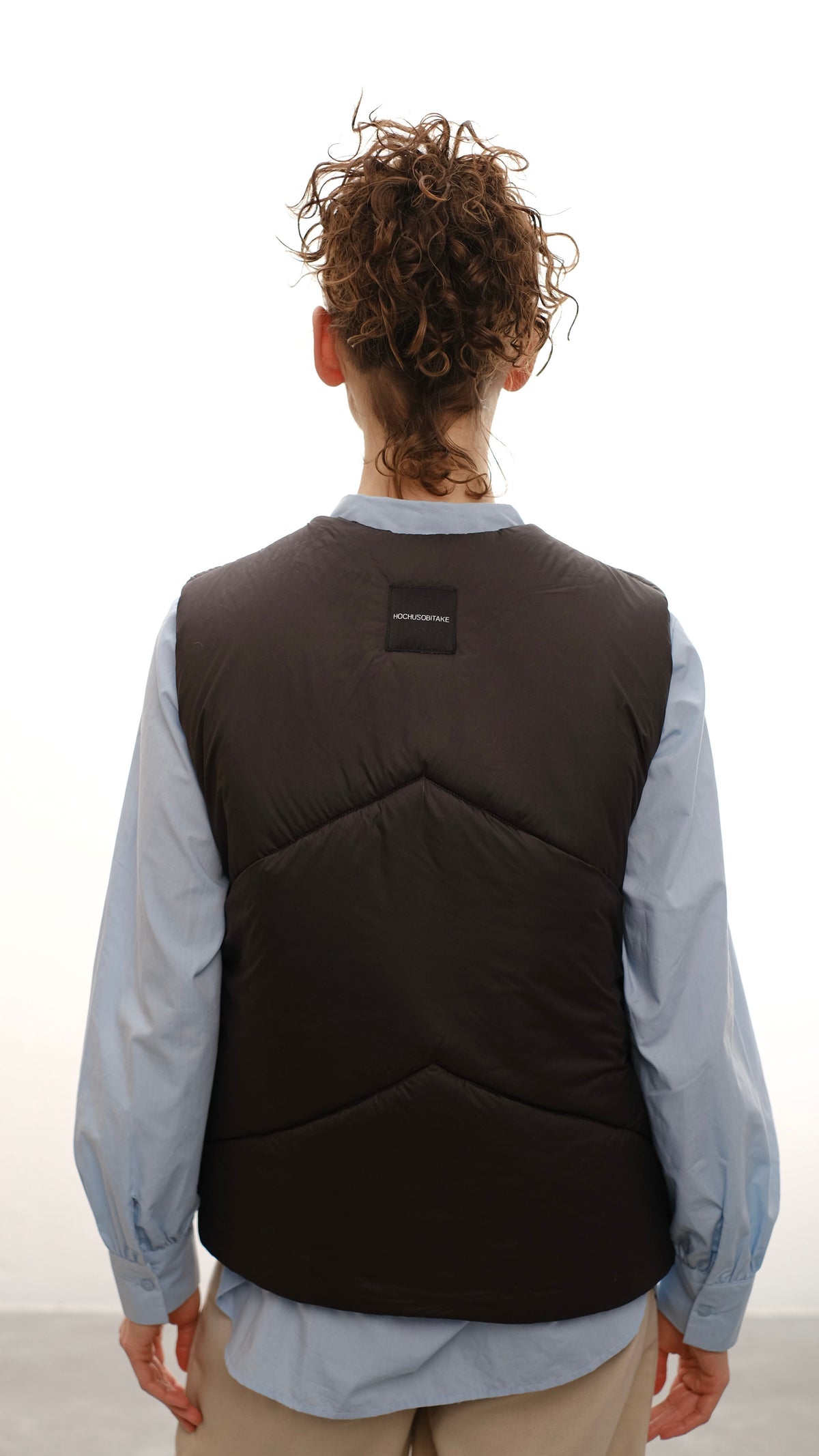 Vest with detachable collar black