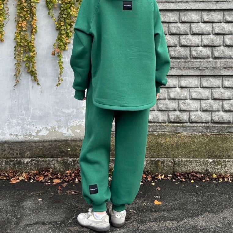 <tc>Спортивні штані кольору смарагд</tc>