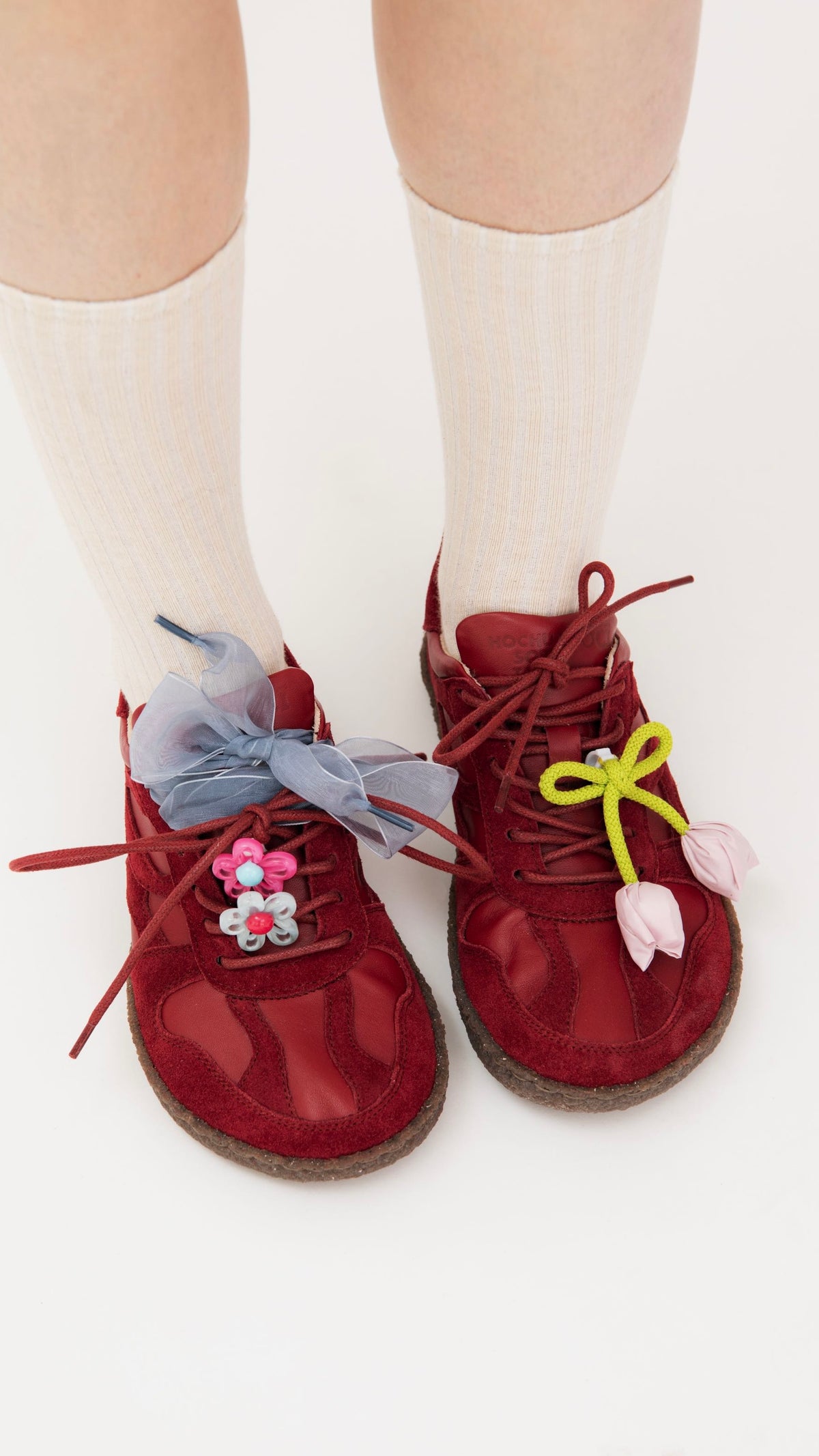 BOSI x HOCHUSOBITAKE demi-season sneakers (Selby) with an exclusive designer accessory set