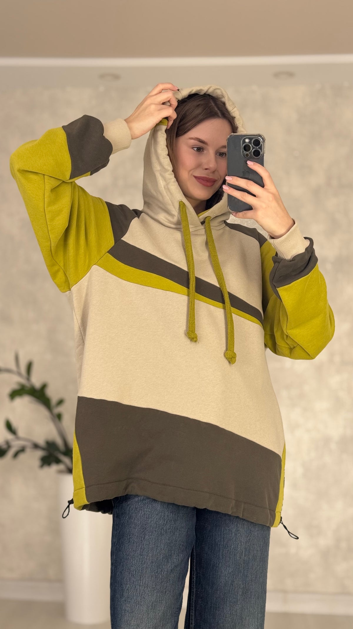 Patched upcycled Hoodie green