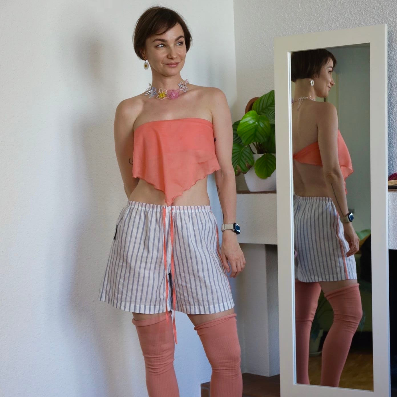 Striped shorts with color accents of your choice