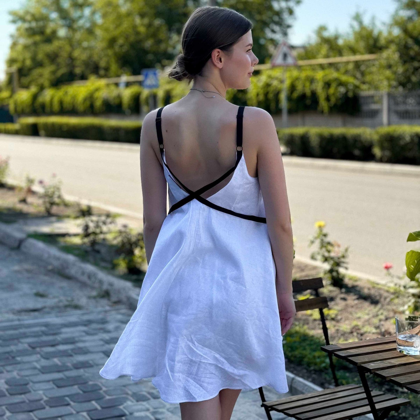 Short dress with ribbons in organic linen