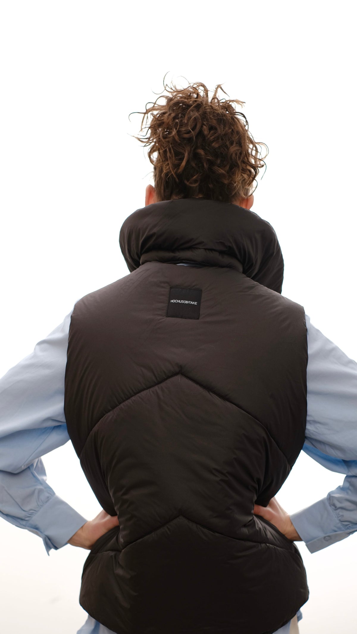 Vest with detachable collar black
