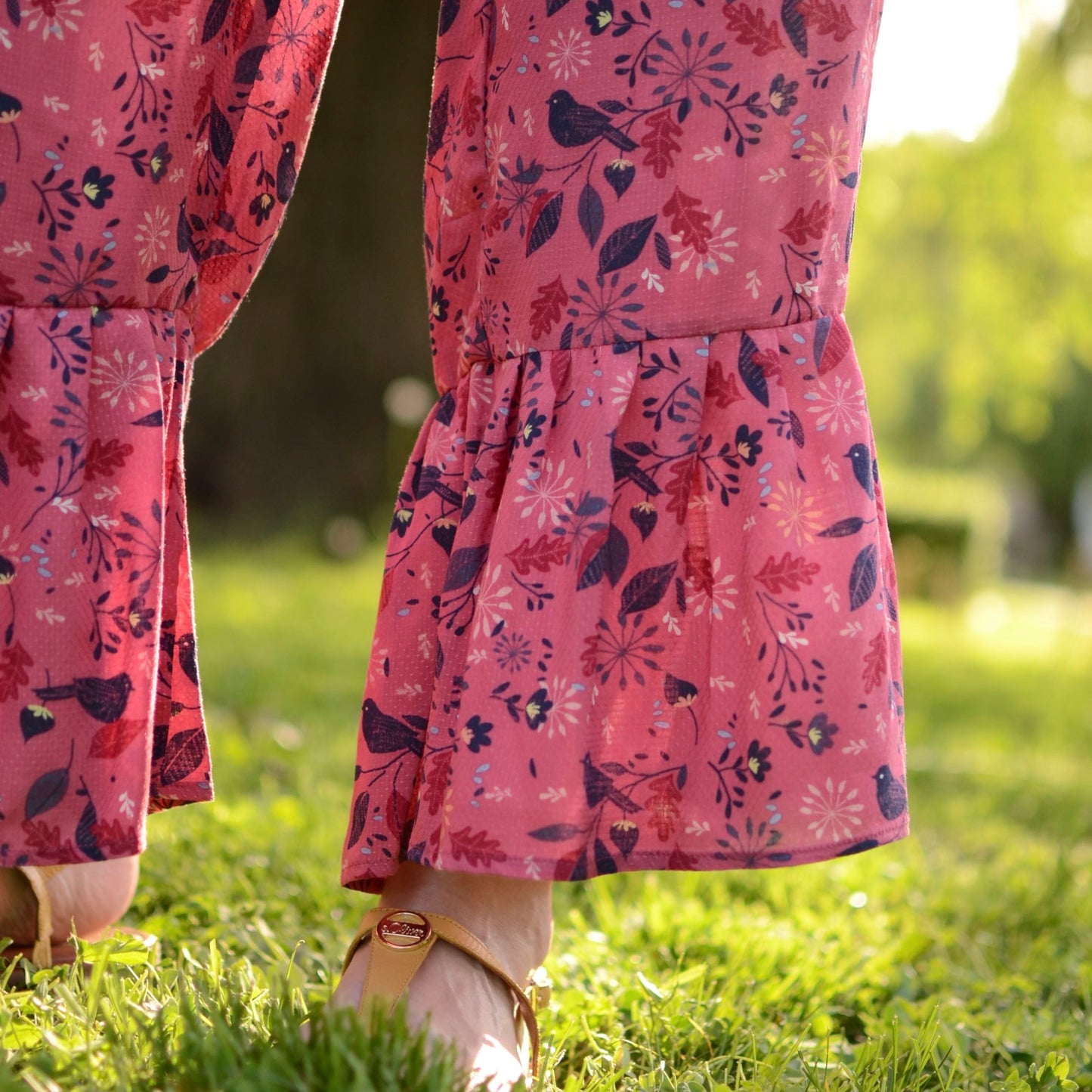 Pants with a print "Crimson birds"