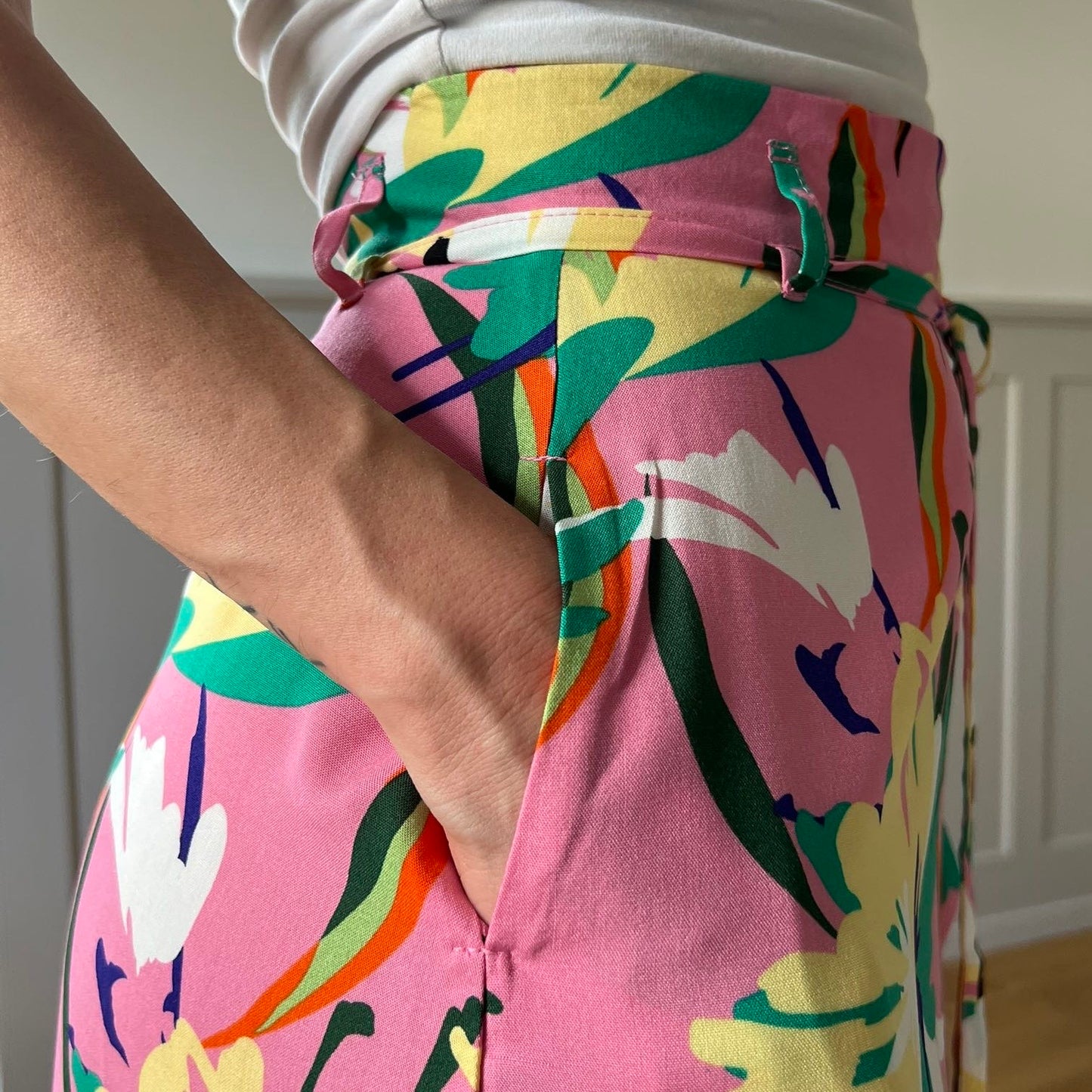 Asymmetrical skirt «Nymphaea»