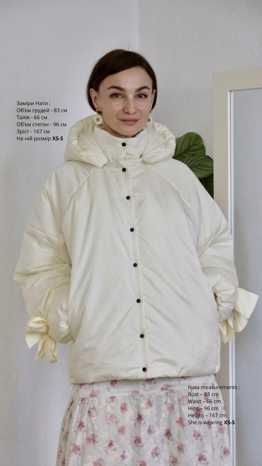 Down jacket in yellow butter with detachable powder and removable hood