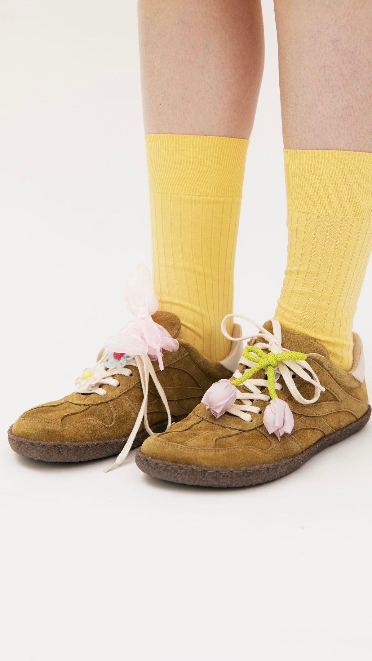 BOSI x HOCHUSOBITAKE demi-season sneakers (Selby) with an exclusive designer accessory set