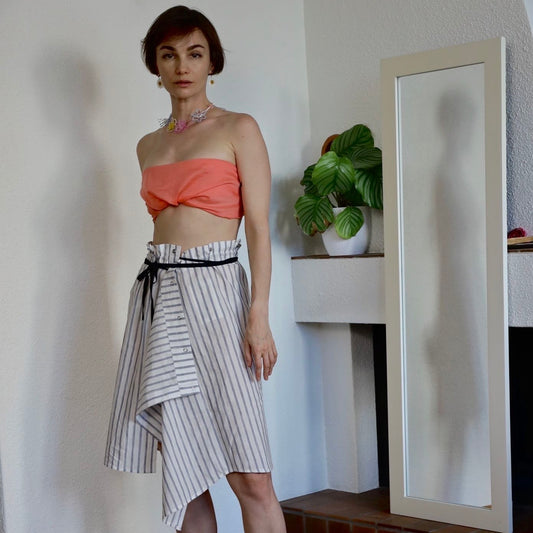 Detachable extended bottom for the shirt