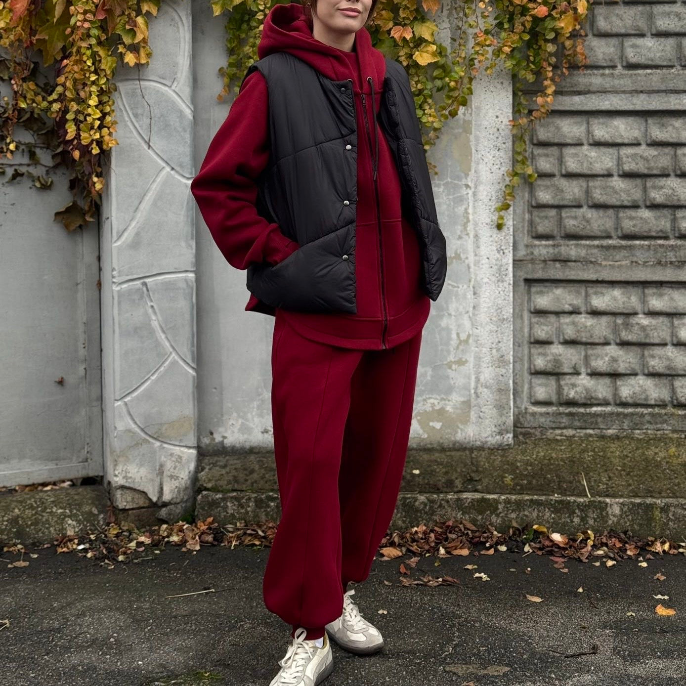 <tc>Спортивні штані кольору бордо</tc>