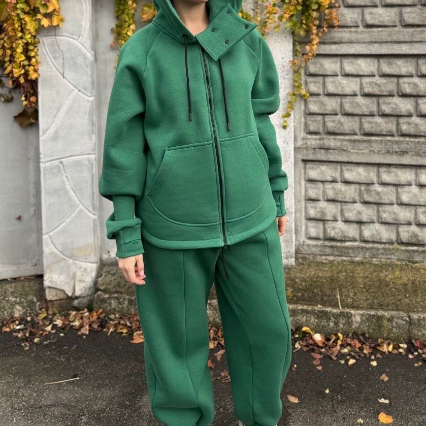 <tc>Спортивні штані кольору смарагд</tc>