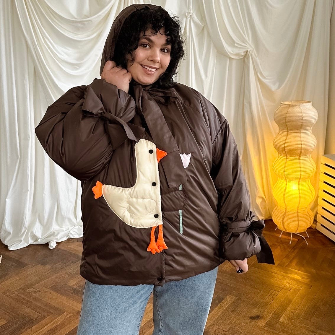 <tc>Куртка «Качечка» шоколадна зі знімними бантами і пристібним капюшоном</tc>