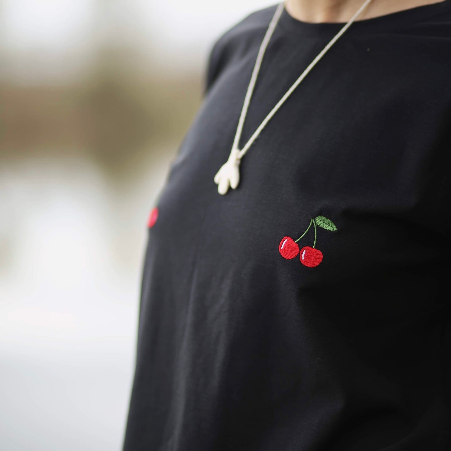 T-shirt black "Sweet cherry"