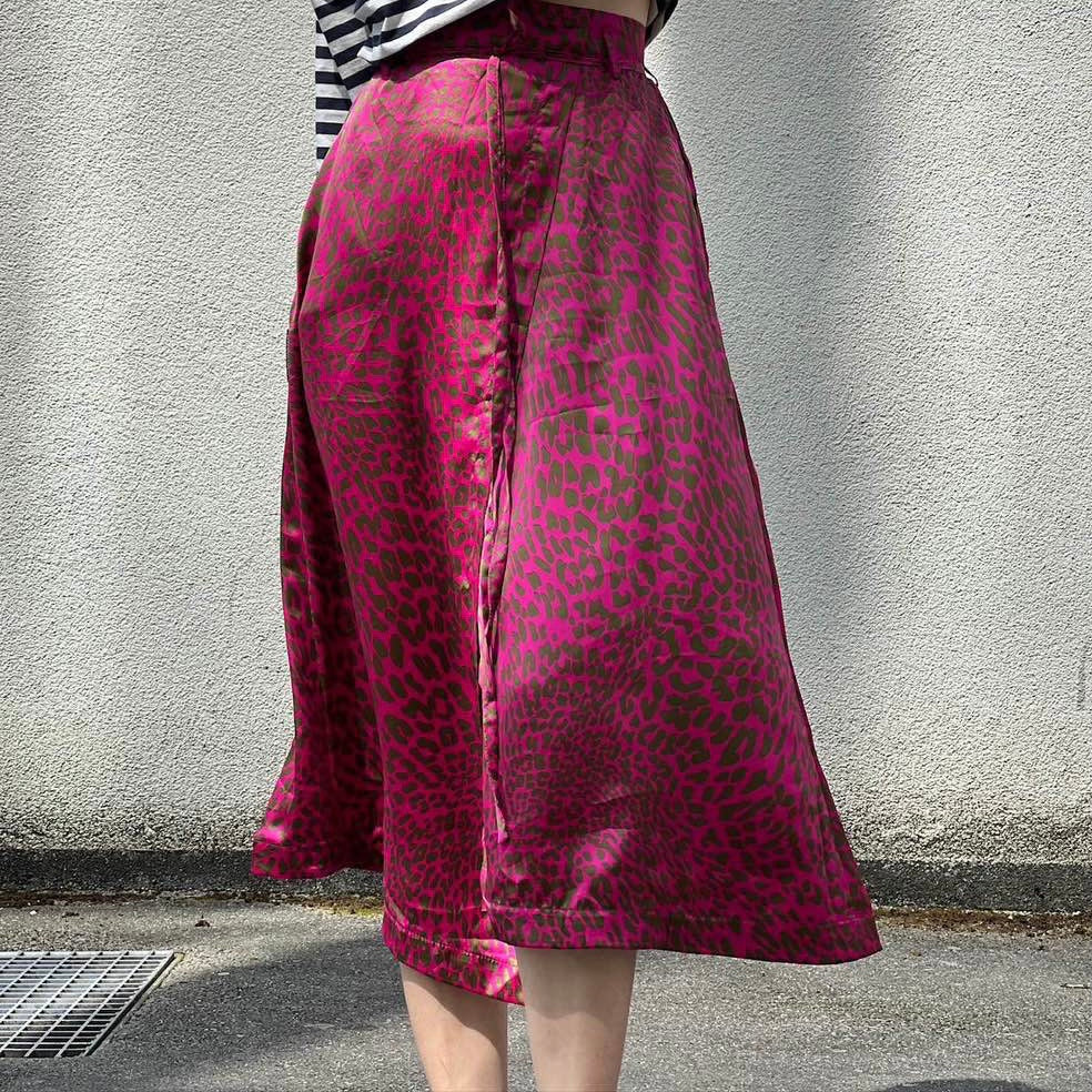 Asymmetrical skirt leopard