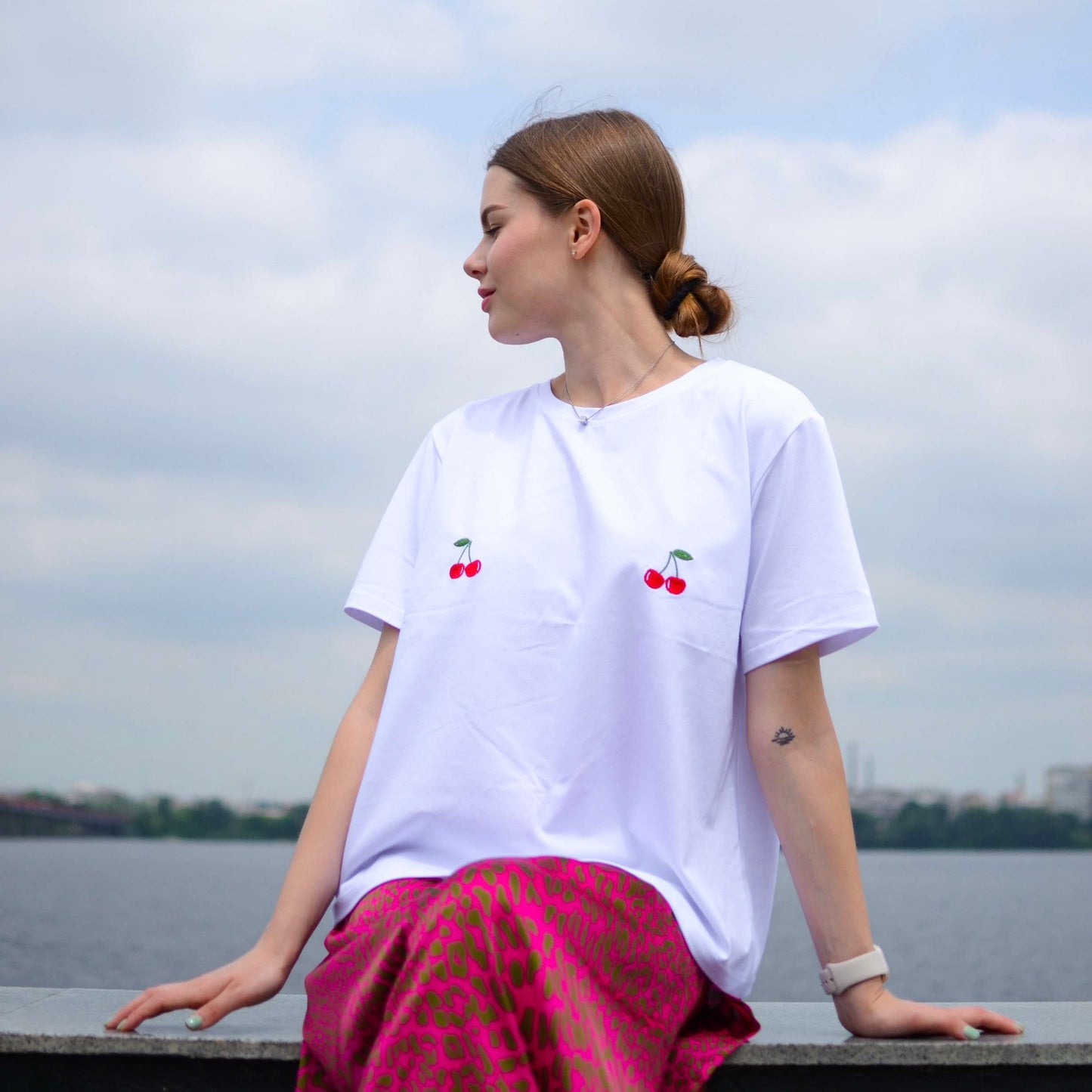 T-shirt white "Sweet cherry" bamboo fabric